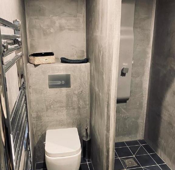 スタンダードスタジオ, Domaine Le Petit Hameau