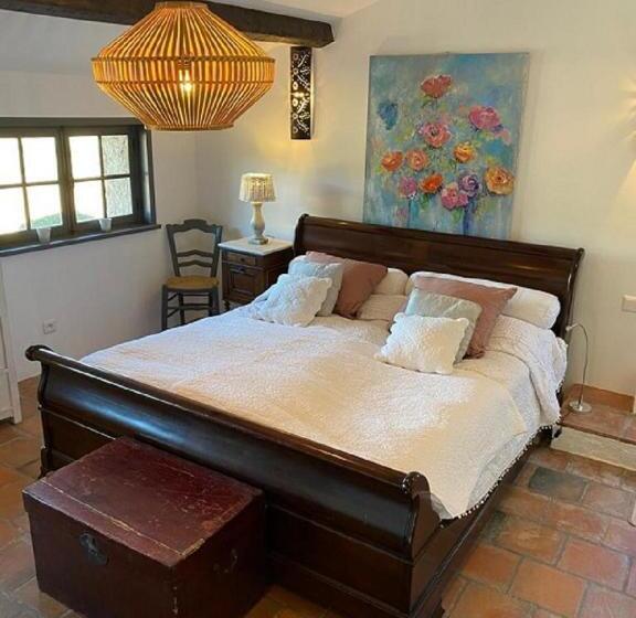 Студия Стандарт, Domaine Le Petit Hameau