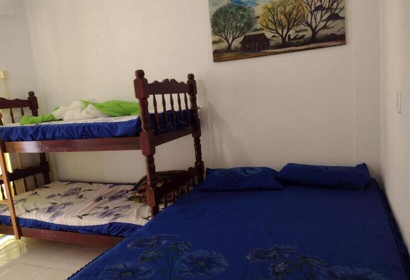 غرفة قياسية رباعية, Hostel Gratidão