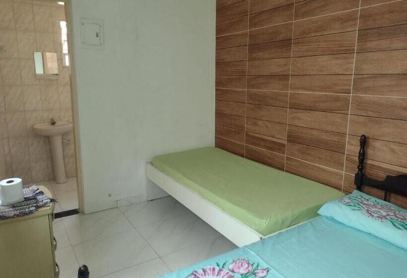 Полулюкс Вид на Бассейн, Hostel Gratidão
