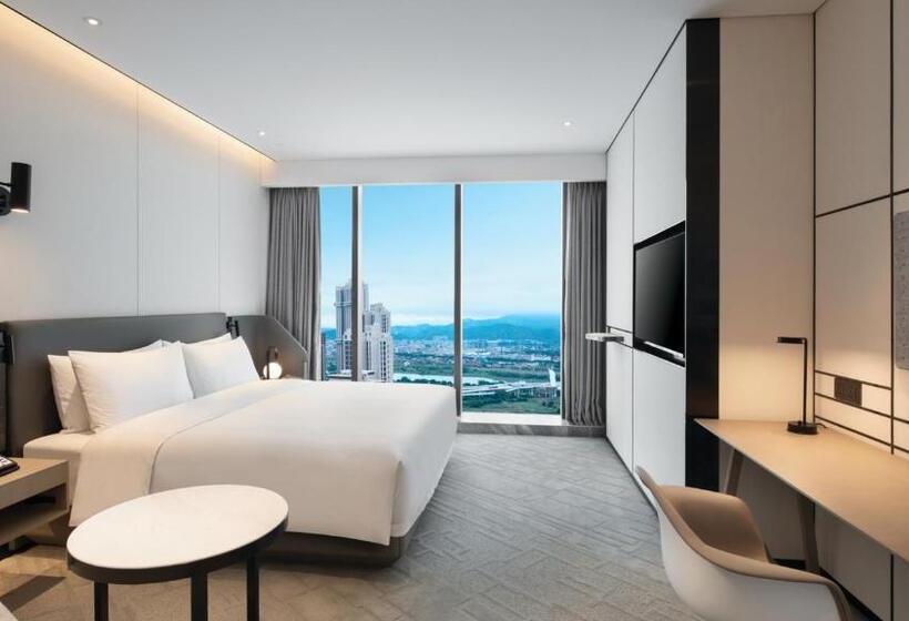 带大床的标准间, Crowne Plaza Quanzhou Riverview, An Ihg