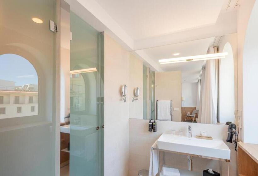 سوئیت جونیور با تراس, Eurostars Portico Alicante