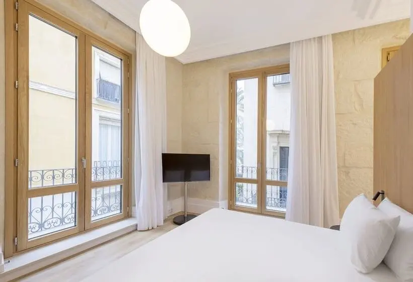 سوییت جونیور, Eurostars Portico Alicante