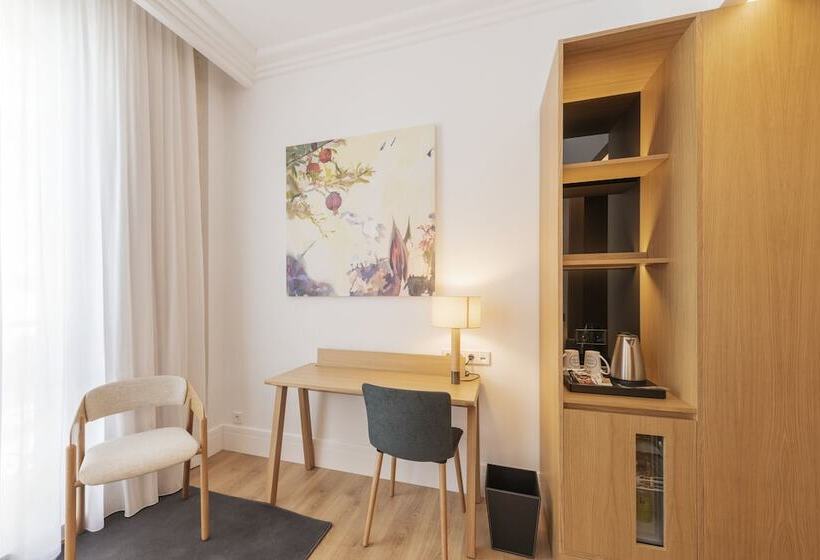 سوئیت جونیور با تراس, Eurostars Portico Alicante