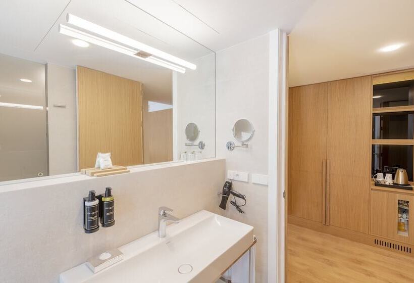 سوییت جونیور, Eurostars Portico Alicante