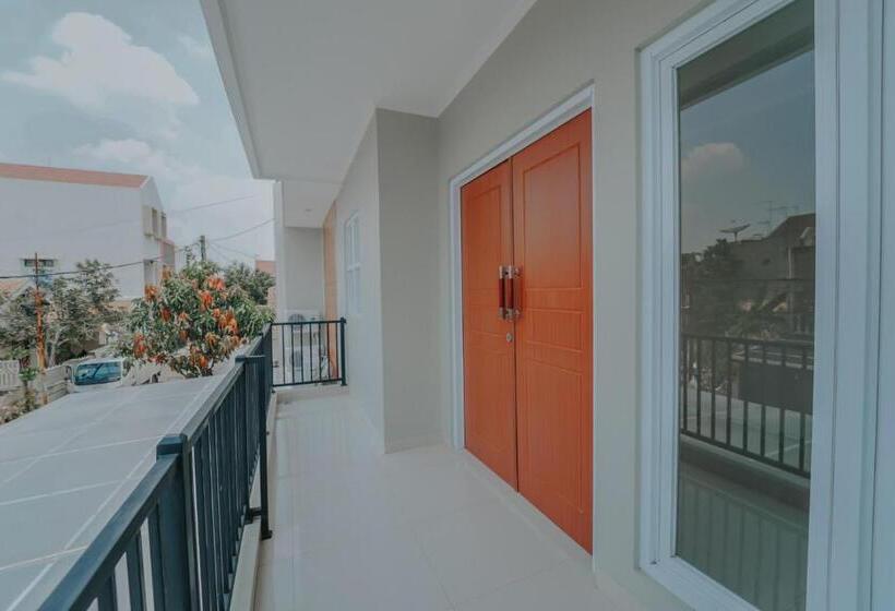 バス共有のスタンダードルーム, Koolkost Syariah Near Widyatama University Bandung