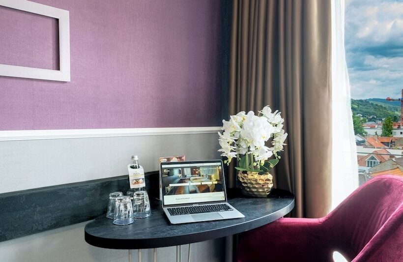 프리미엄 트리플 룸, Plaza Premium Heidelberg