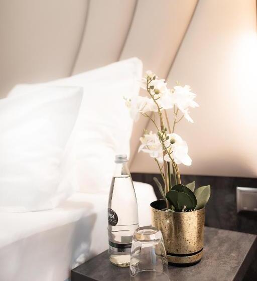 프리미엄 트리플 룸, Plaza Premium Heidelberg