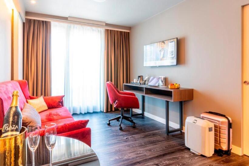 Полулюкс, Plaza Premium Heidelberg