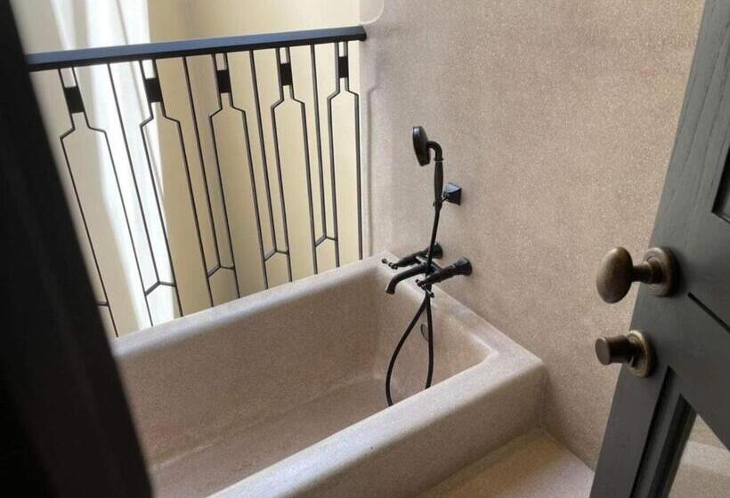 اتاق استاندارد یک نفره, Verdigris