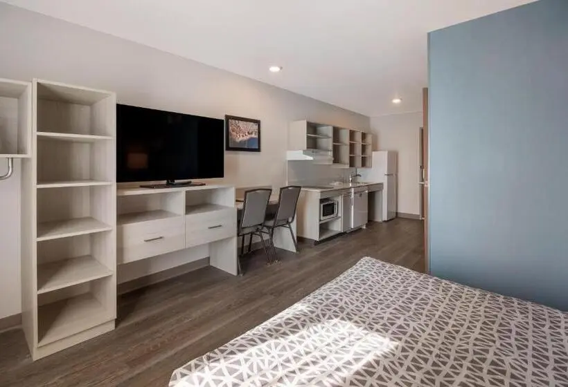 اتاق استاندارد با تخت دو نفره بزرگ برای معلولان, Woodspring Suites Concord Charlotte Speedway