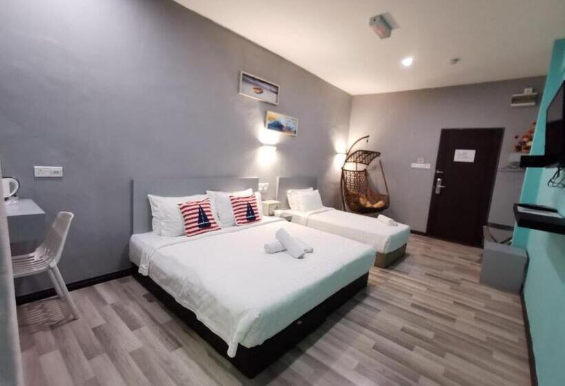 اتاق استاندارد سه نفره, Ang Lee Holiday Stay