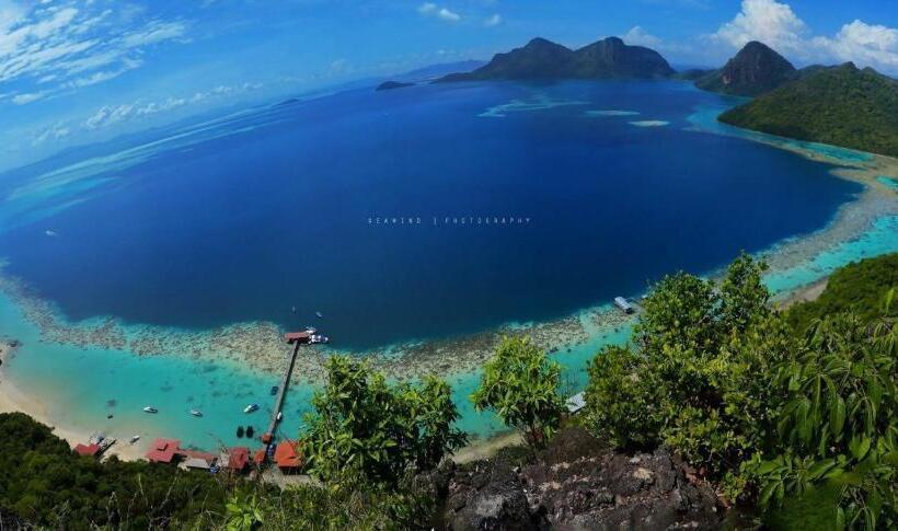 اتاق استاندارد سه نفره, Ang Lee Holiday Stay