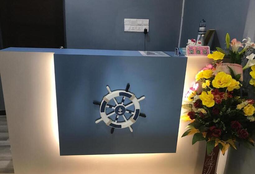 اتاق استاندارد سه نفره, Ang Lee Holiday Stay