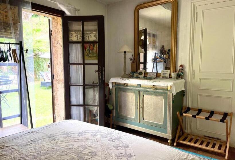 스탠다드 룸 공동 욕실, Abeille