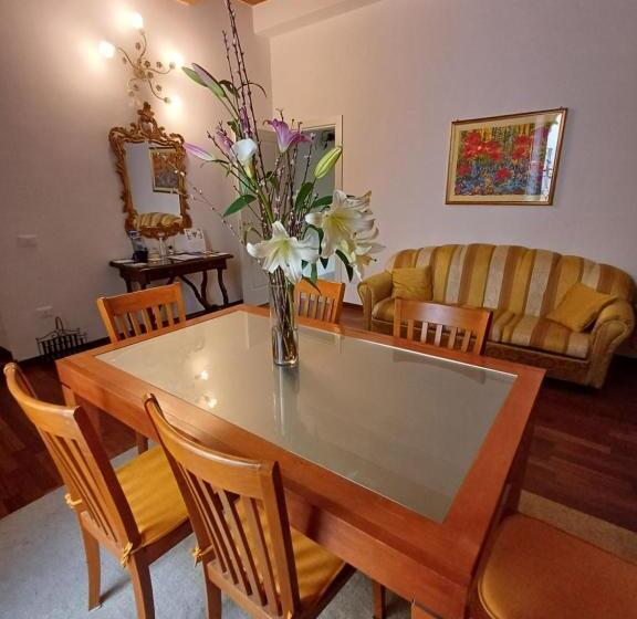 سوییت جونیور لوکس, Aquila Antica