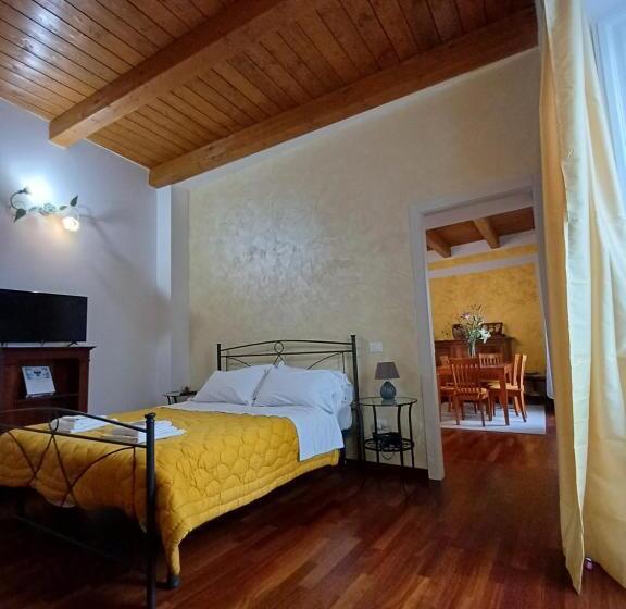 سوییت جونیور لوکس, Aquila Antica