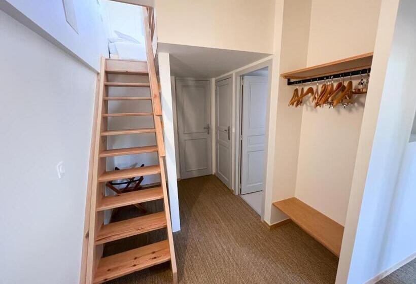 Cameră Familiară, Casaviel