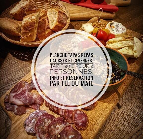 جناح, La Magnanerie De Camias