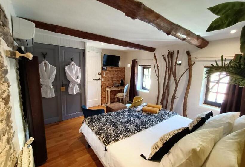 غرفة قياسية مزودة بجاكوزى, La Magnanerie De Camias