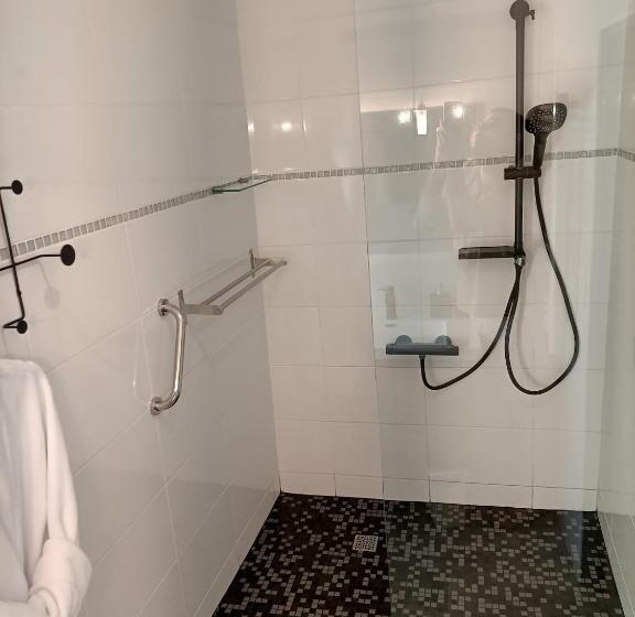 غرفة قياسية مزودة بجاكوزى, La Magnanerie De Camias