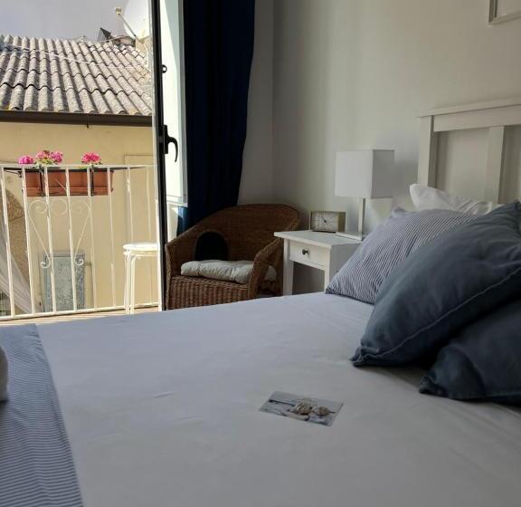 Номер Стандарт, Pizzo Central House
