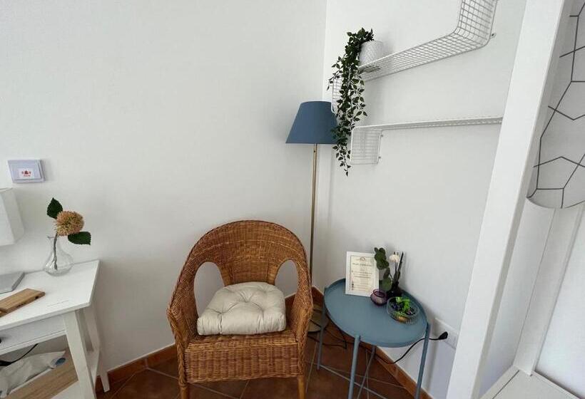 غرفة قياسية, Pizzo Central House