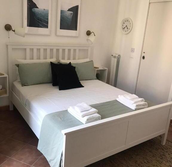 غرفة قياسية مزوَّدة بشُرفة, Pizzo Central House