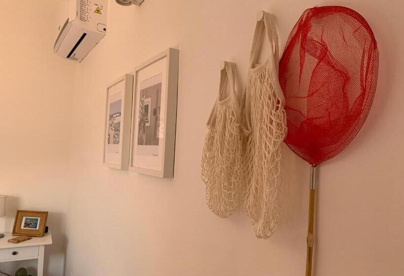 غرفة قياسية مع حمام خارجي, Pizzo Central House