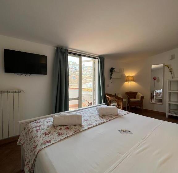 Standard room with outdoor bath, Pizzo Central House