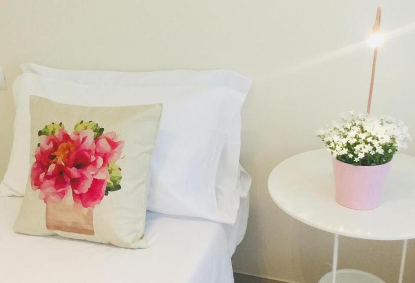 اتاق اکونومی, Flowers Sweet Rooms B&b