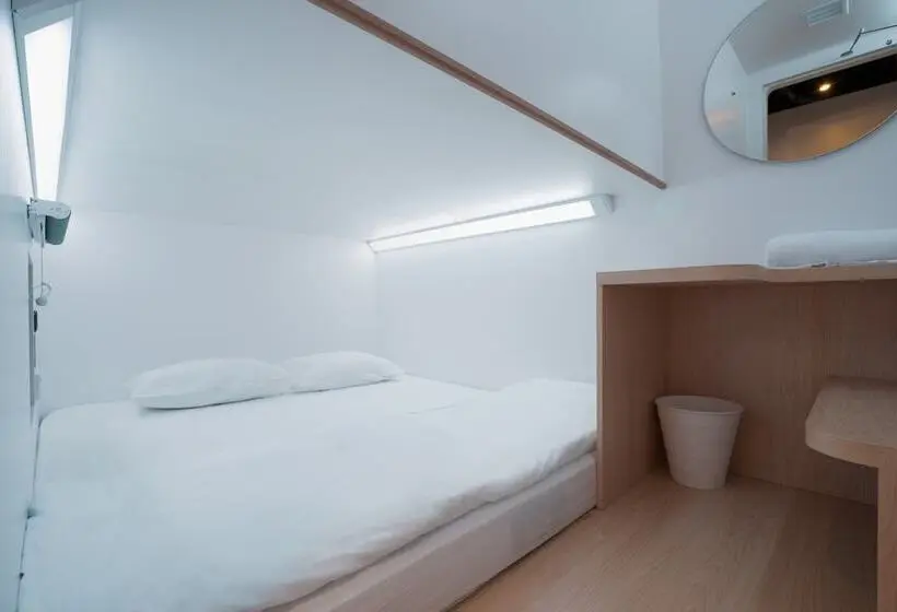 Quarto standard, Bobopod Mega Mall, Bekasi