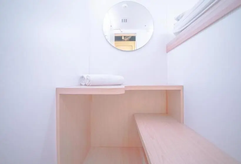 Quarto standard, Bobopod Mega Mall, Bekasi