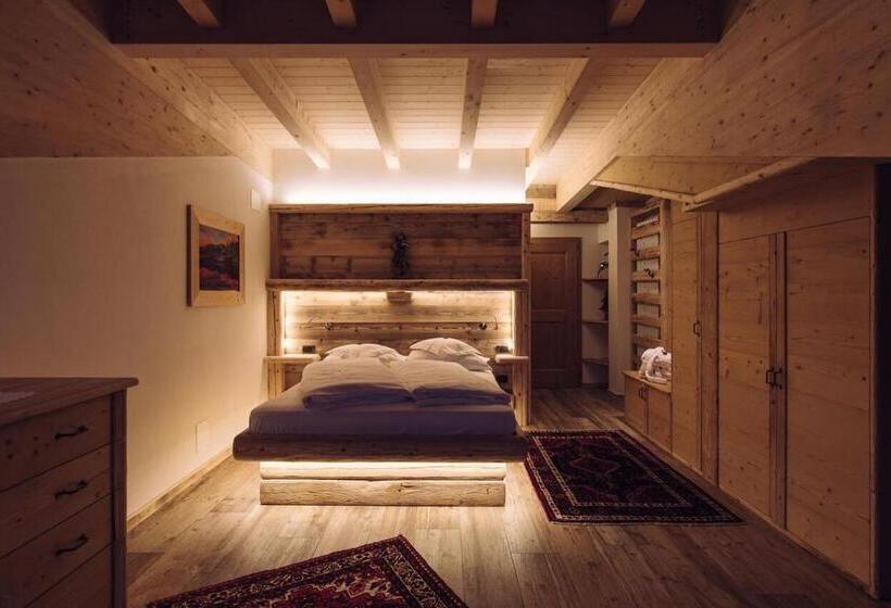 חדר סטנדרט לשלושה, Malga Ces