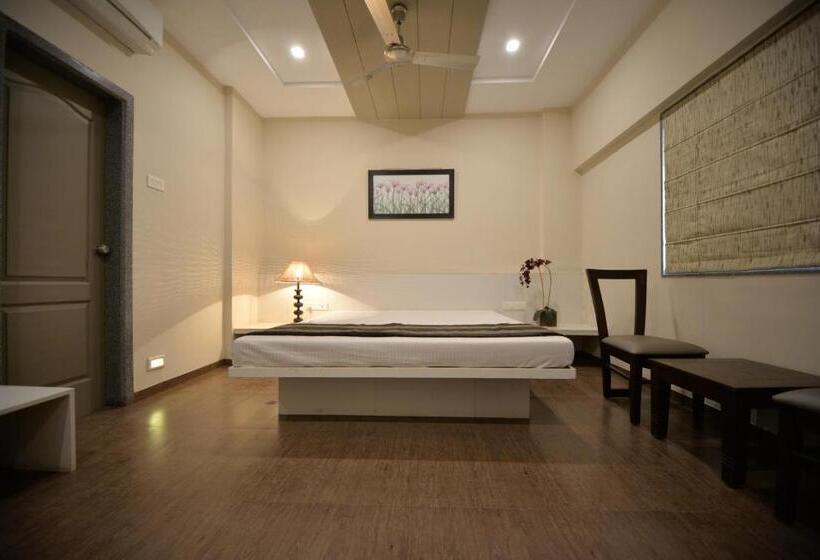 חדר סופריור, Naman