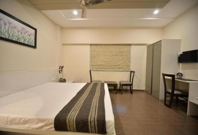 חדר סופריור, Naman