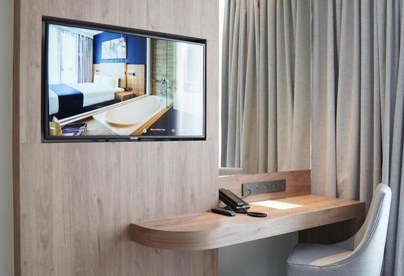 带大床的高级房间, Opero Hotel Southkey Johor Bahru