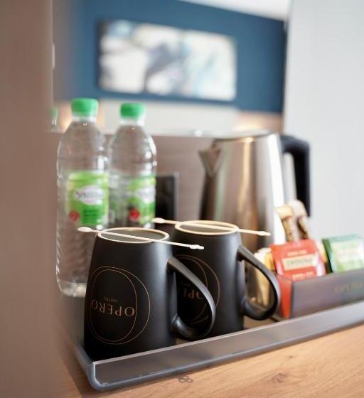 带大床的高级房间, Opero Hotel Southkey Johor Bahru