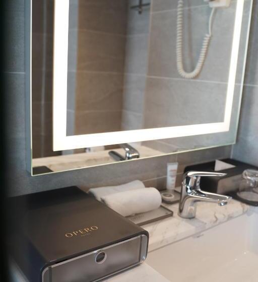 带大床的豪华间, Opero Hotel Southkey Johor Bahru