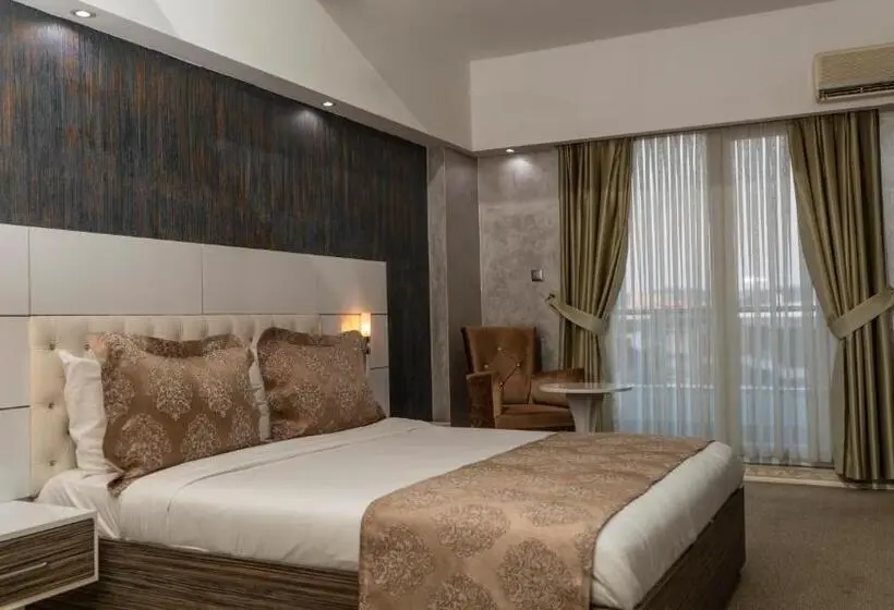 スーペリアースイート, Mox Hotel Wellness & Spa