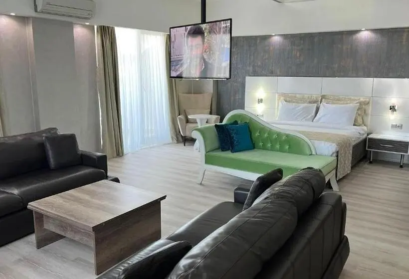 バルコニー付スイート, Mox Hotel Wellness & Spa