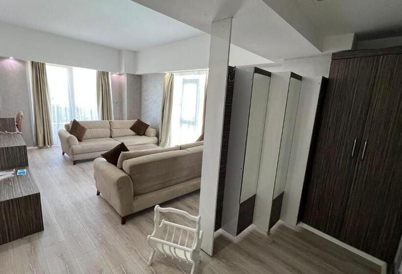 デラックストリプルルーム, Mox Hotel Wellness & Spa