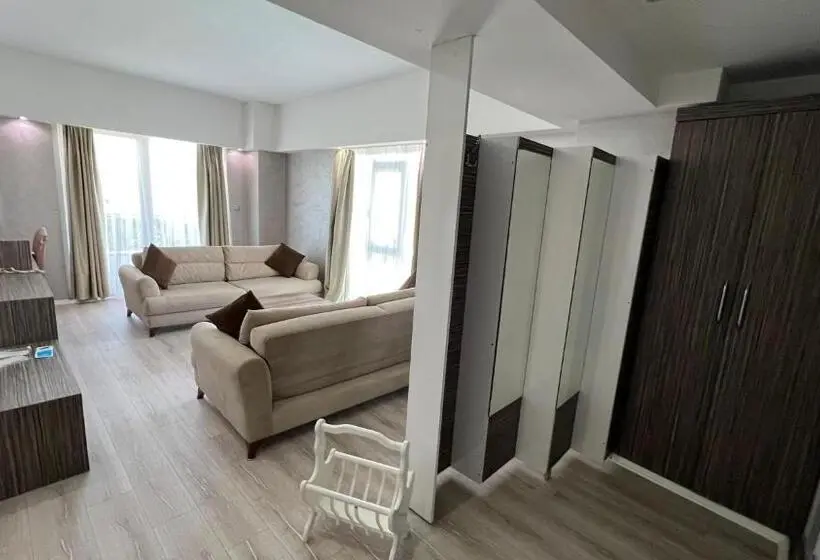 デラックストリプルルーム, Mox Hotel Wellness & Spa