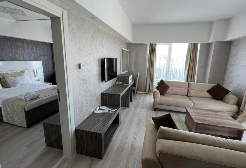 デラックストリプルルーム, Mox Hotel Wellness & Spa