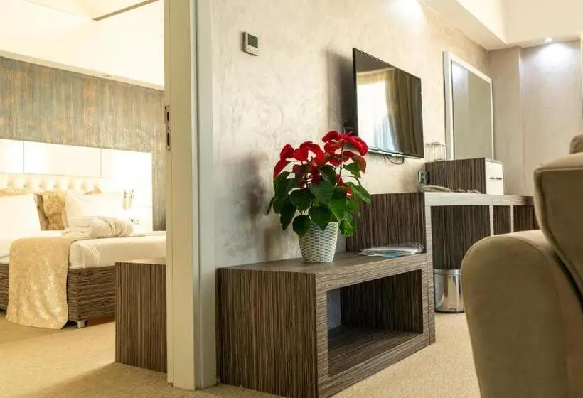 デラックストリプルルーム, Mox Hotel Wellness & Spa