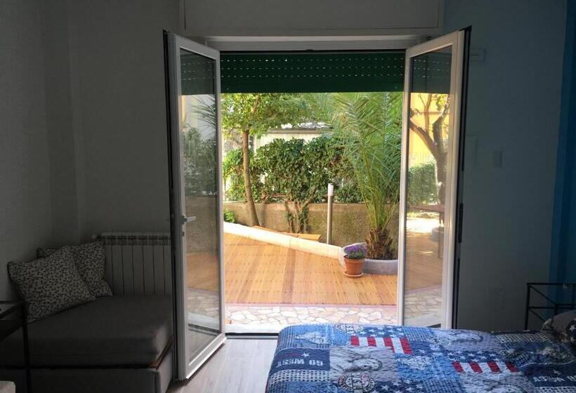 اتاق استاندارد اینتریور, Albamare