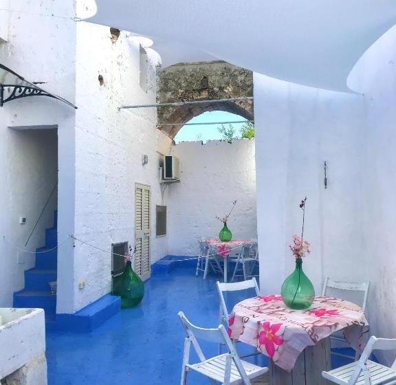 חדר משפחתי, Chicchisanti