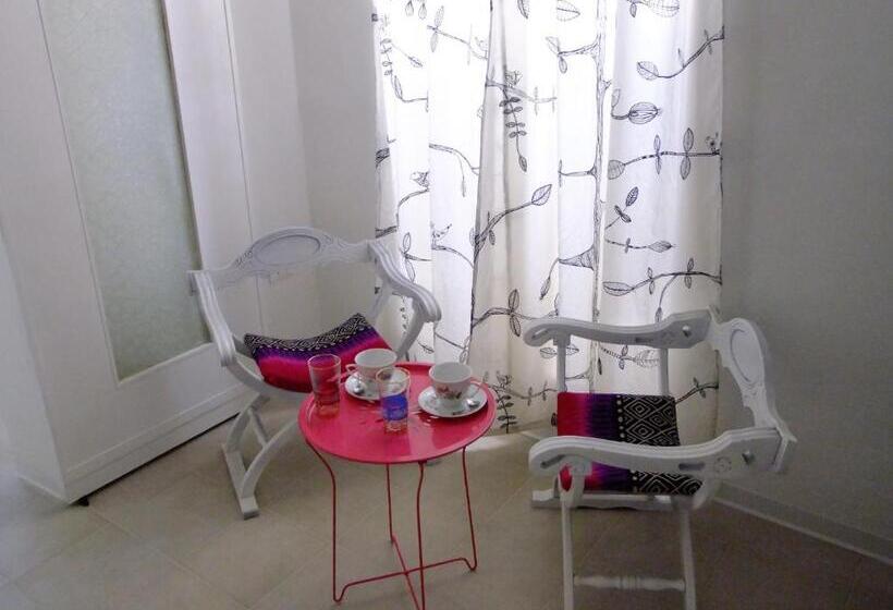 חדר משפחתי, Chicchisanti