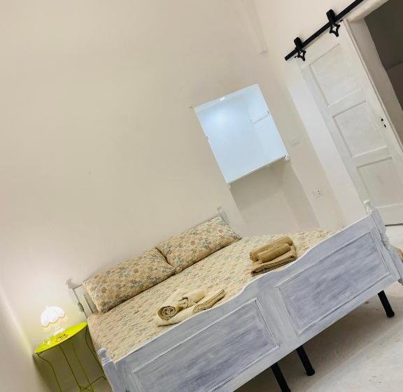 Quarto Deluxe, Chicchisanti