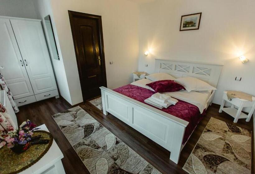 レイクビュースタンダードルーム, Poarta Calimanilor